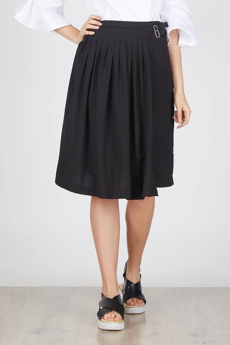 Cerleon Pleat Skirt in Black