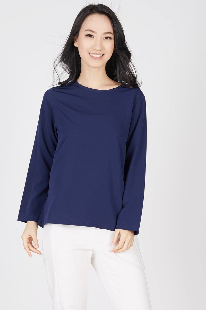 Lesme Wrap Top In Navy