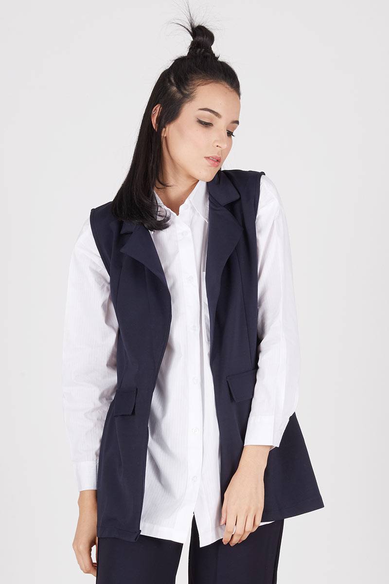 Hazel Outer in Navy