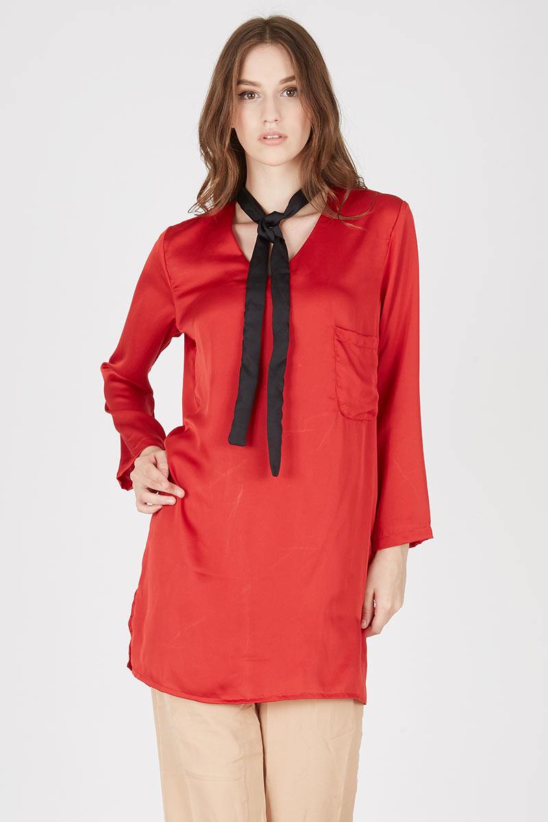 Yumna Bow Top In Basic Red with Black