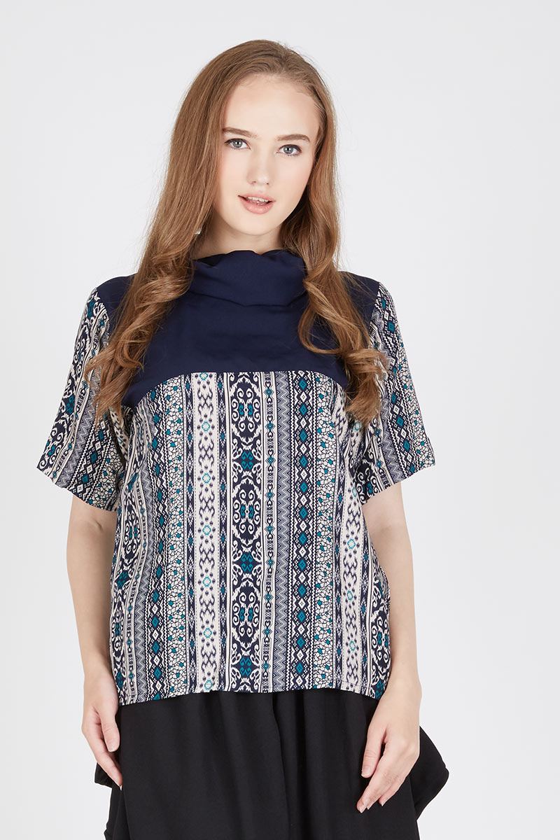 Roll High Neck Blouse in Navy-Blue