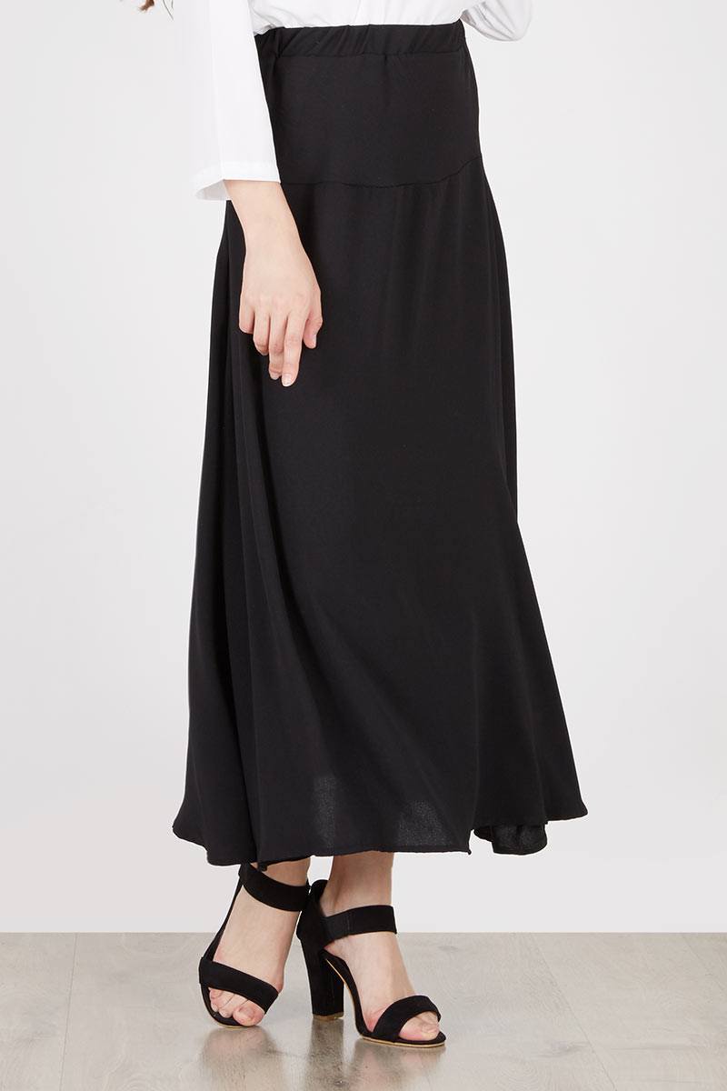Tamamah A Line Skirt In Basic Black