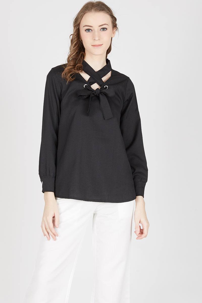 Pollie Blouse in Black