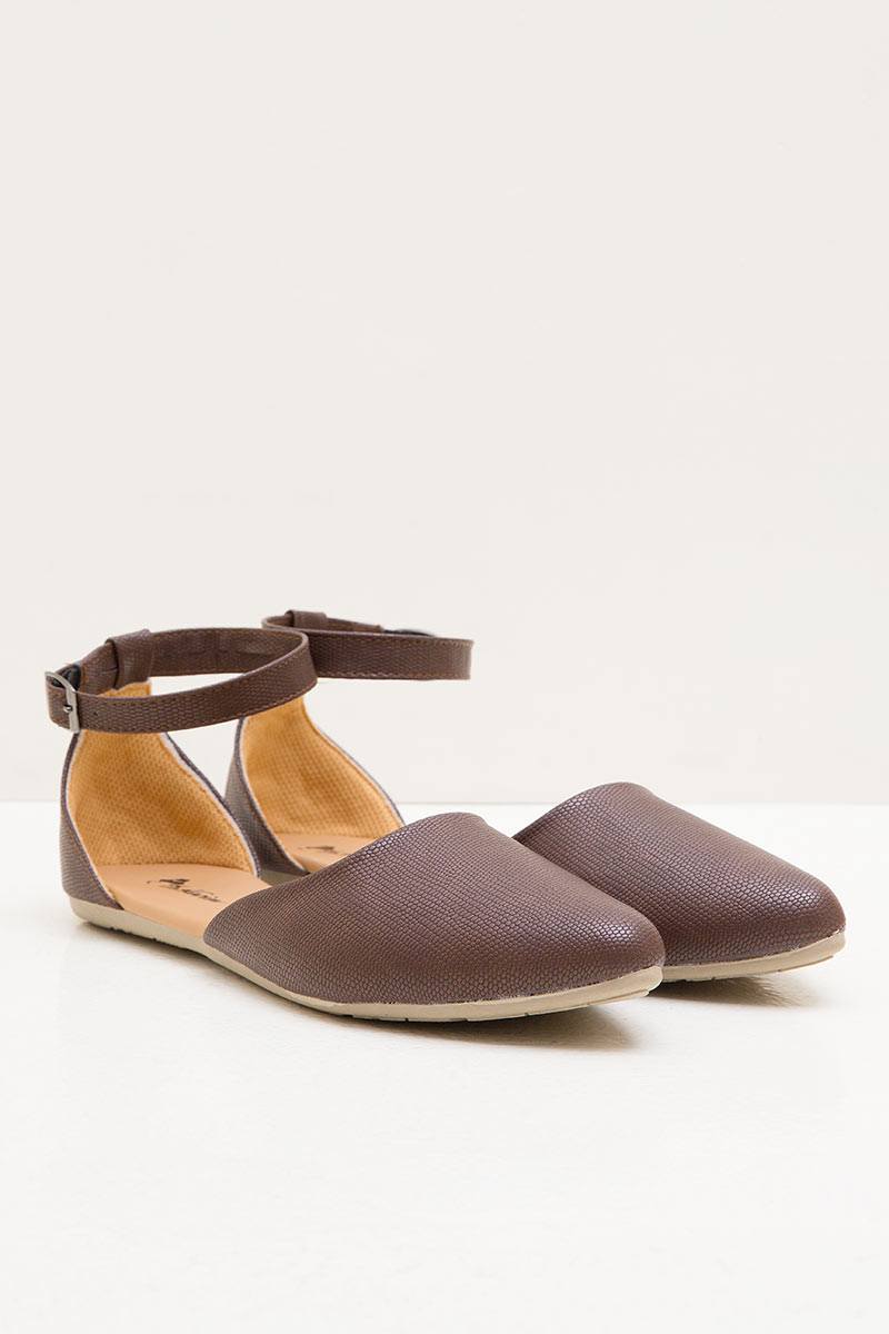 Womens Leather 26122 Flip flops Sandals Brown