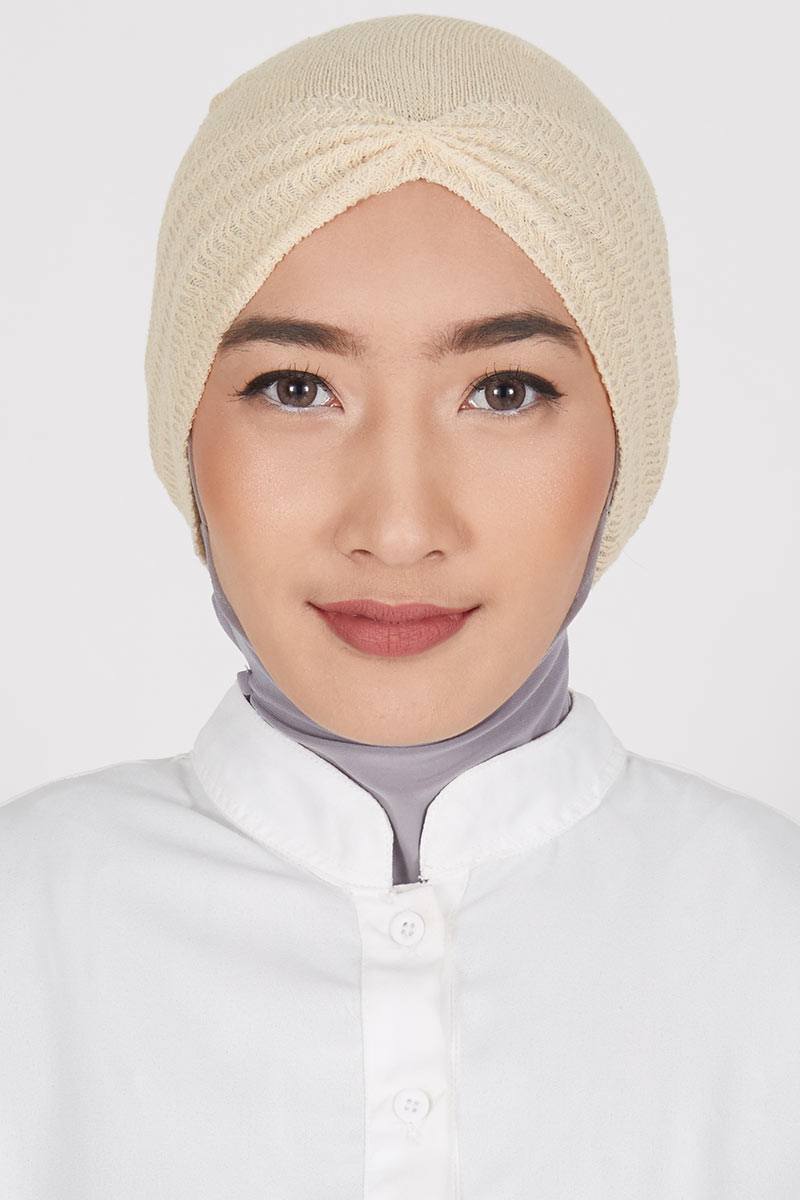 Salwa Cover Head Knit In Cream
