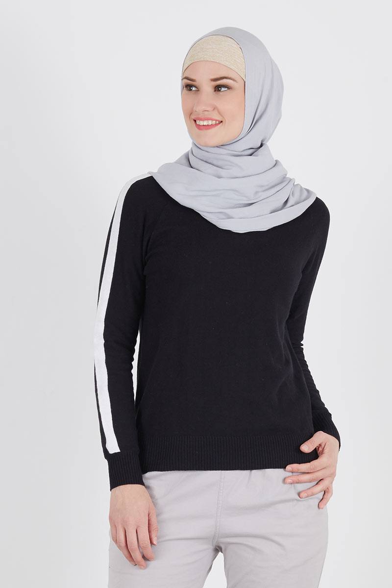 Ristra Black Sweater