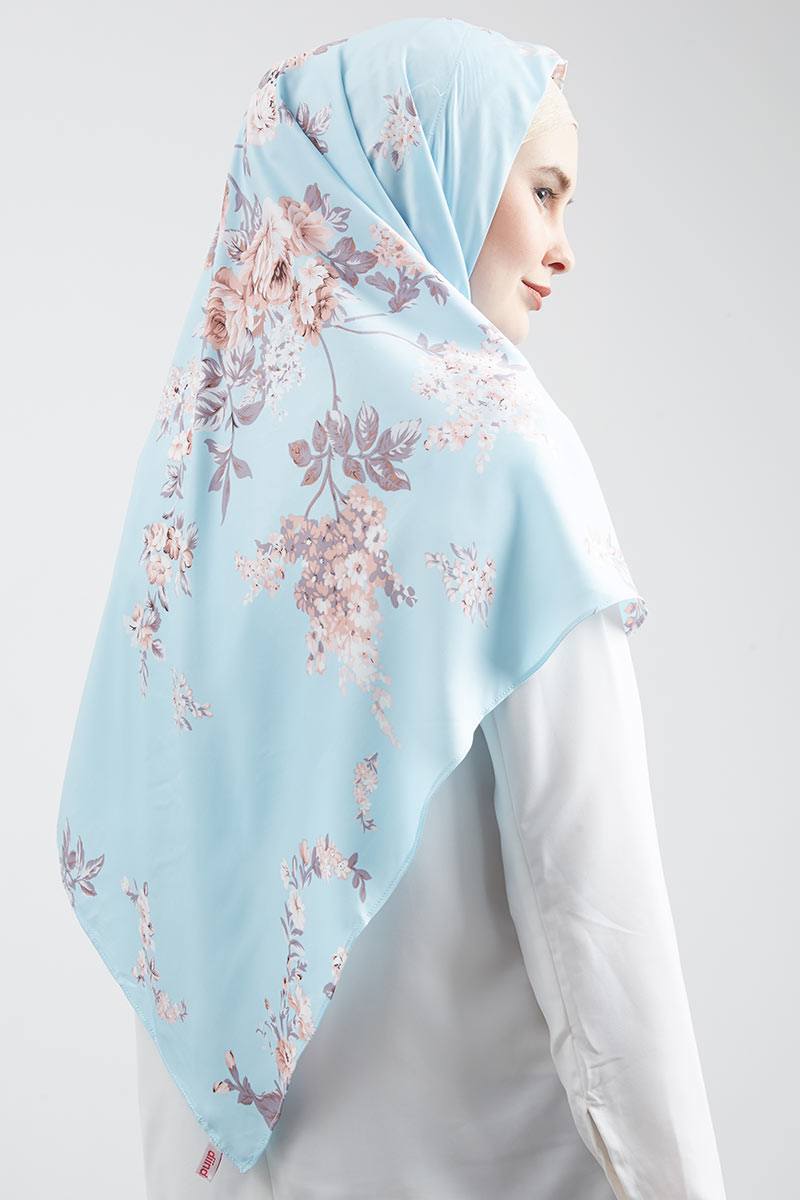 Premium Hijab Instan Winda Baby Blue Flowery