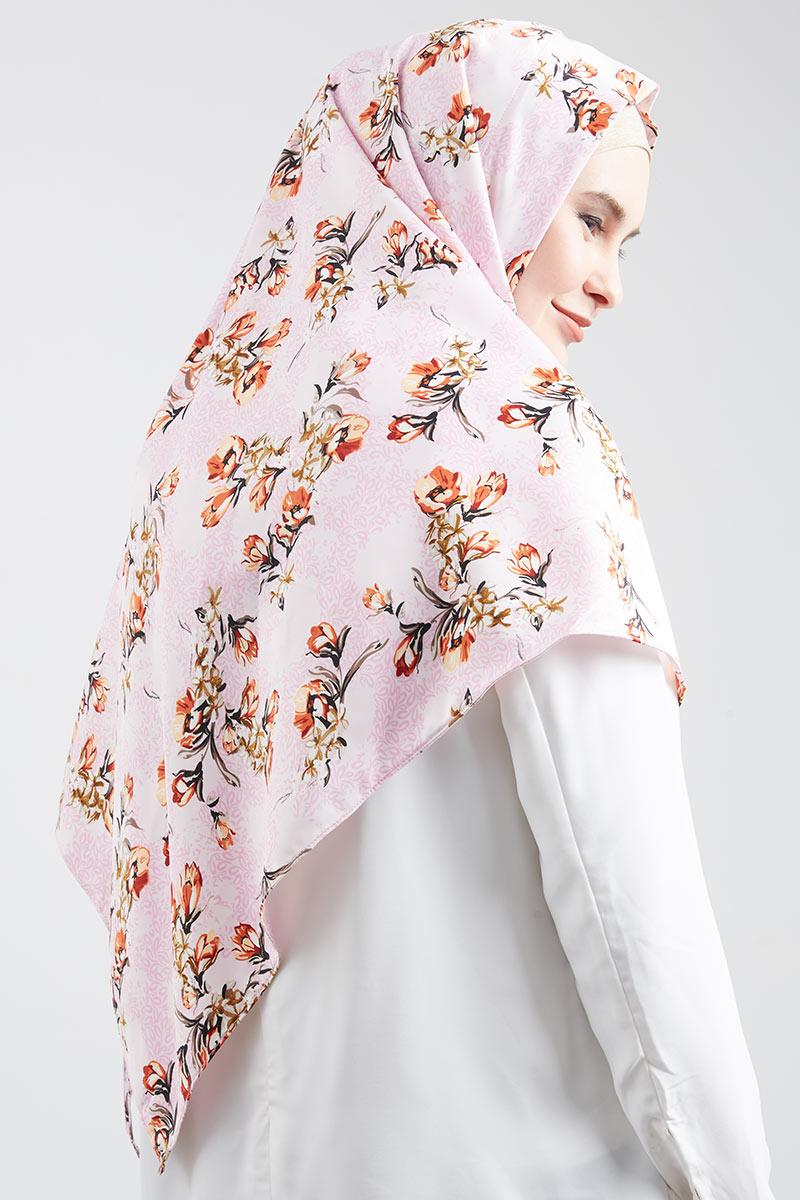 Premium Hijab Instan Winda Baby Pink Flowery