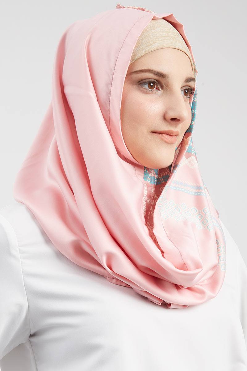 Exclusive For Hijabenka - Aathifa Hijab Instant pink