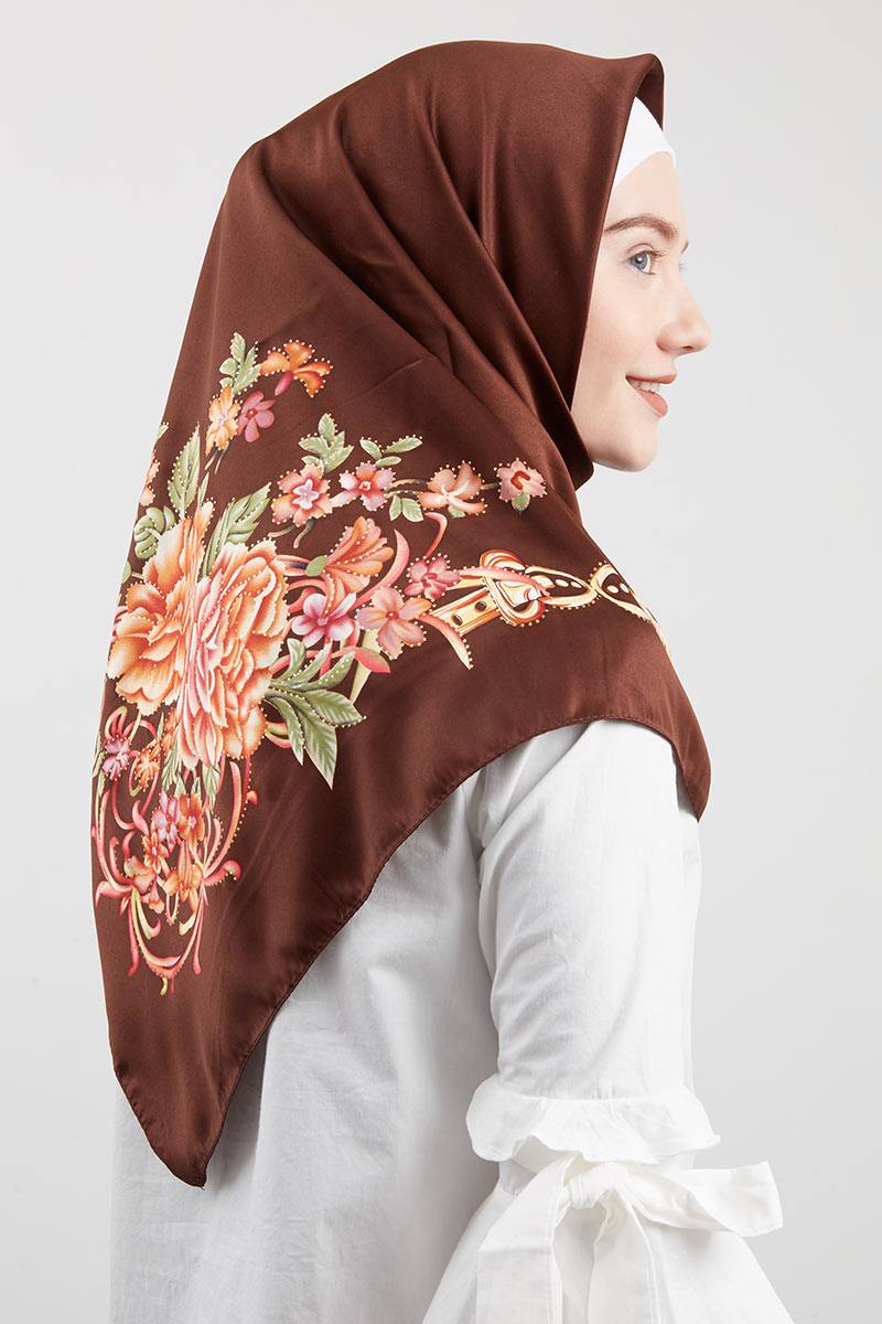 Lamis Square Hijab Brown