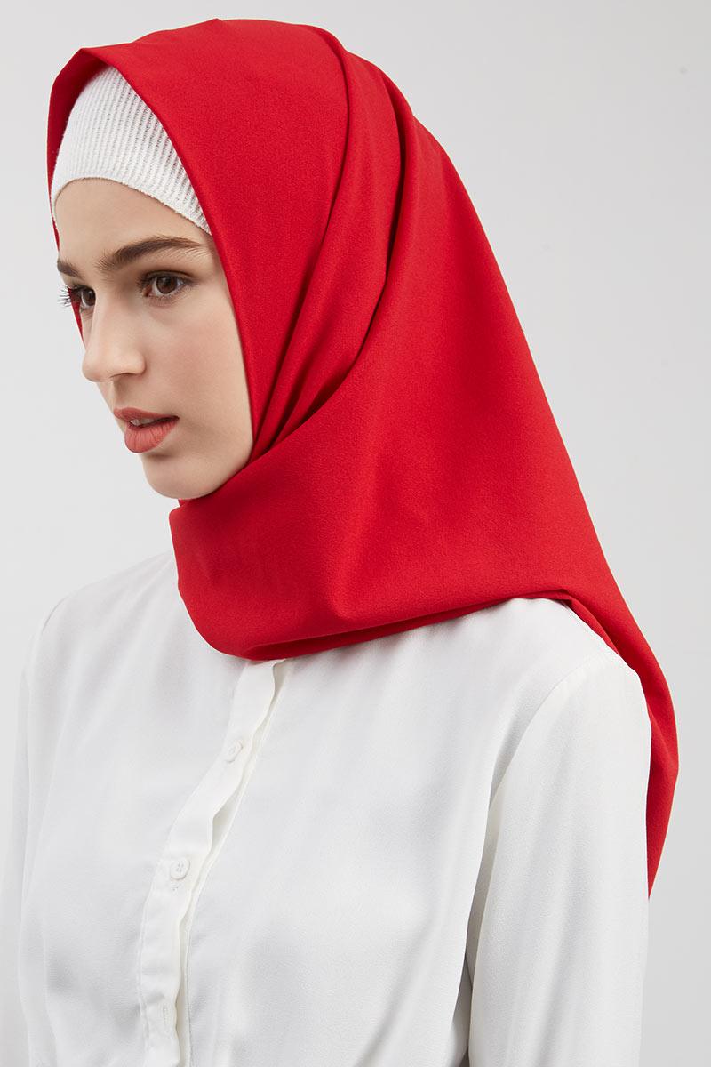 Byna Hijab Merah