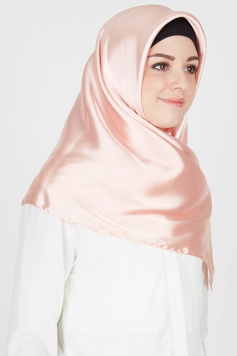 Sell Jilbab  Segi  Empat  Silk Peach  Square hijab Hijabenka com