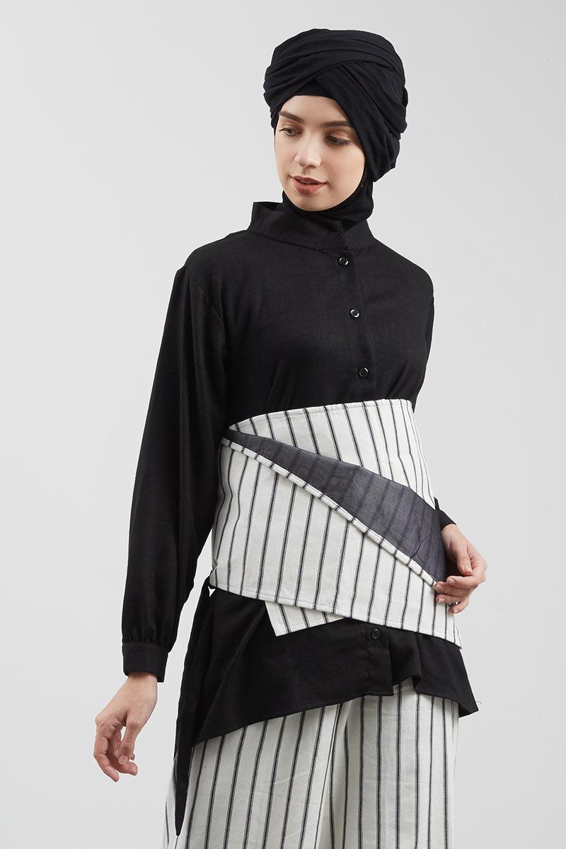 sell selita top hitam tops hijabenka sell selita top hitam tops hijabenka