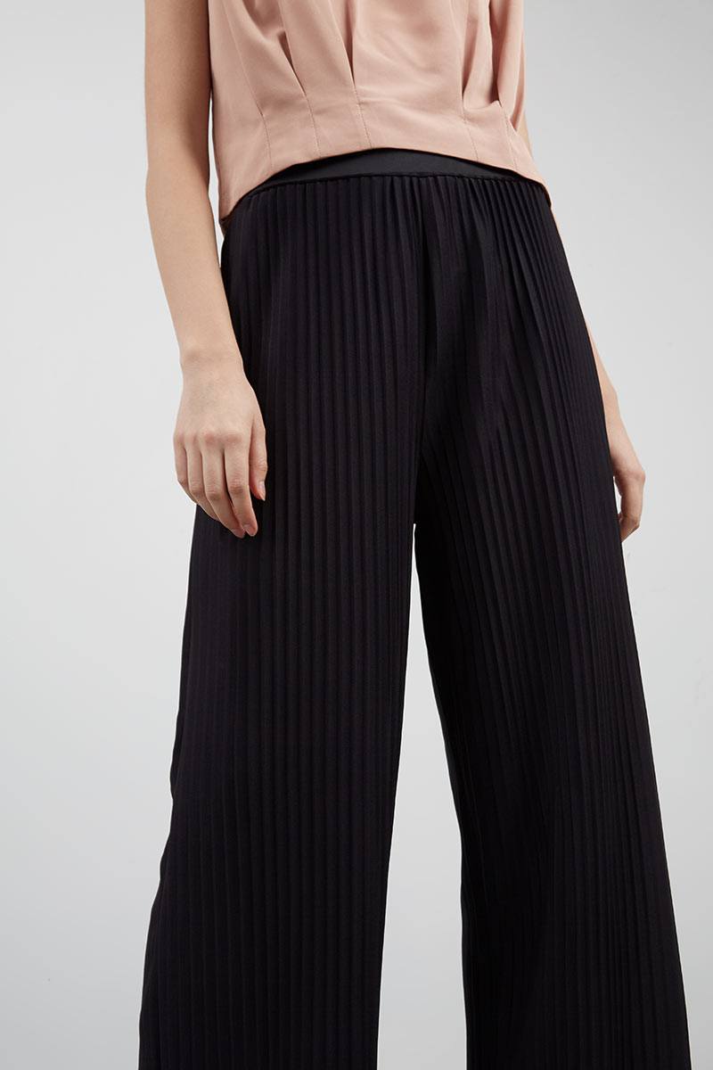 Sell Dashing Pleated Pants Black Long-pants  Berrybenka.com